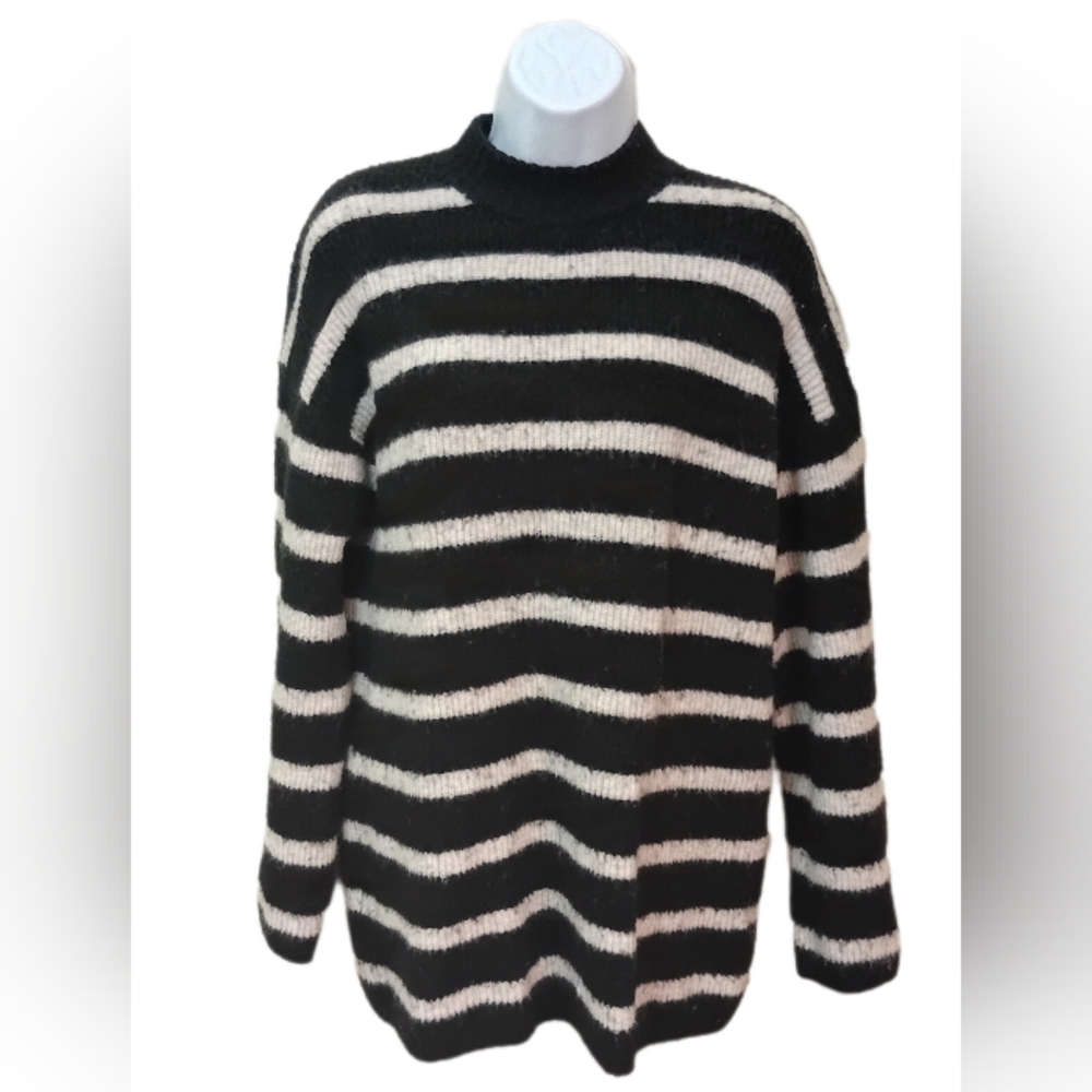 Black and White Striped Women's Sweater